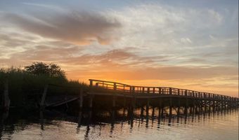 130 14th St, Apalachicola, FL 32320