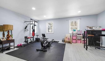 23 Bardsley St, Acushnet, MA 02743
