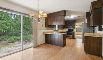 2430 Easy St, Allenwood, NJ 08720