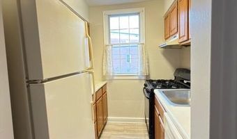 24 S OLD GLEBE Rd S 202, Arlington, VA 22204