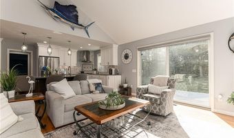 11 Kendall Ct, Charlestown, RI 02813