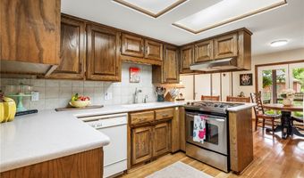 1402 NW K St, Bentonville, AR 72712