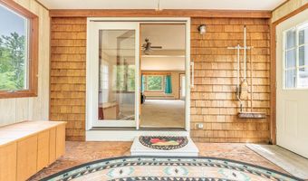 48 Elm St, Berkley, MA 02779