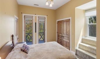 6 Howe Ave 8, Newport, RI 02840