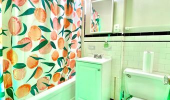 8 COMMONWEALTH Ave, Claymont, DE 19703