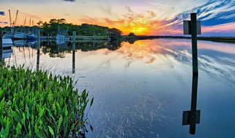 9 11th St, Apalachicola, FL 32320