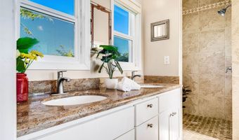 1004 N Honokala Rd B, Haiku, HI 96708