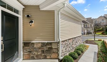 131 Winding Ridge Way 131, Danbury, CT 06810