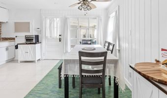 91 Hedges Ln, Amagansett, NY 11937