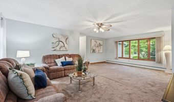 7 Dogwood Dr, Ansonia, CT 06401