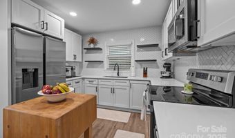 3701 Lynette Ct, Charlotte, NC 28217