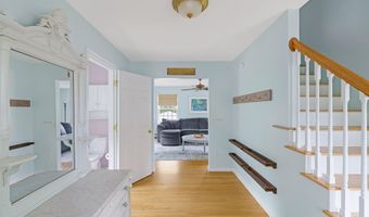 211 Oak St, Bath, ME 04530