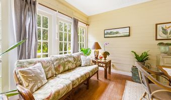 128 4th St, Apalachicola, FL 32320