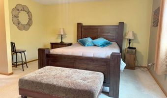 729 S 16th St, Bismarck, ND 58504