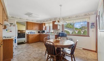 718 E LINDBERGH St, Appleton, WI 54911