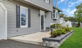 41 Deck St, Barnegat, NJ 08005