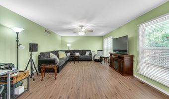 1940 Waverly Ln, Algonquin, IL 60102