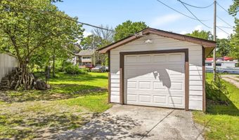 313 S Rinker Ave, Aurora, MO 65605