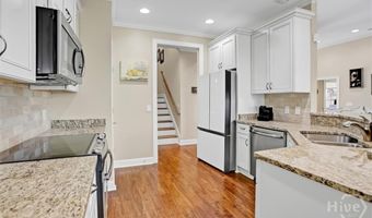 14 Cord Grass Ln, Savannah, GA 31405