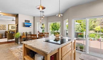 7180 VISTA RIDGE Dr, Brookings, OR 97415