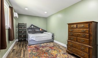 10011 E Rivershore Dr SE, Alto, MI 49302