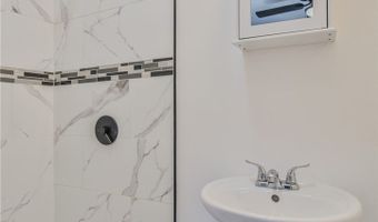 8511 Maie, Los Angeles, CA 90001
