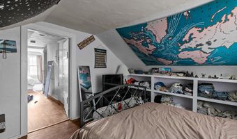 12 Callender Ave, Newport, RI 02840