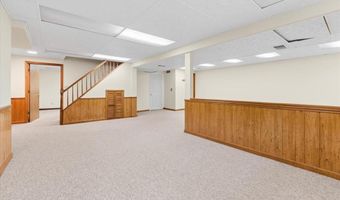 14 Cambridge Circle Ct, Ballwin, MO 63011