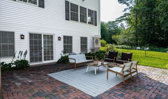 20 Babbidge Rd, Falmouth, ME 04105