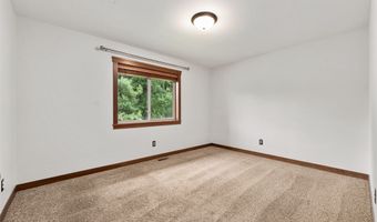 2544 Avery Ln, Altoona, WI 54720