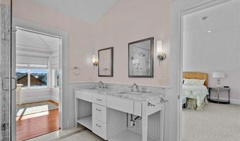 140 Tuckerman Ave, Middletown, RI 02842