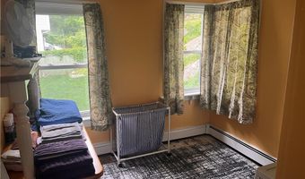 25 Earl St, Lincoln, RI 02865