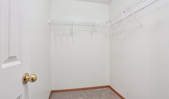 2100 Meadow Chase Ln 607, Des Moines, IA 50320