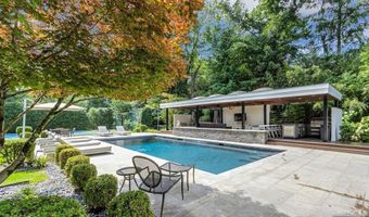 34 Warren Ln, Alpine, NJ 07620