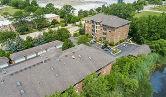 941 N Swift Rd 201, Addison, IL 60101