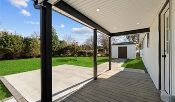 22 Guilette Pl, Amityville, NY 11701