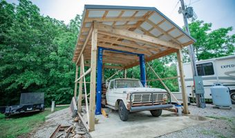 4978 S 11th Rd, Aldrich, MO 65601