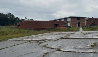 711 N Chapin Rd, Aberdeen, NC 28315