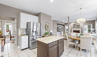 14 Brittany Dr, Bayville, NJ 08721