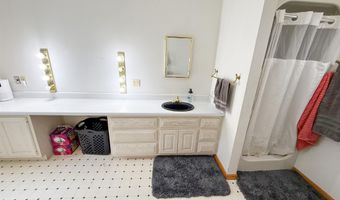 726 N Jackson St, Auburn, IN 46706