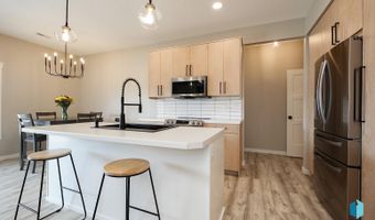 105 E Birchwood Dr, Brandon, SD 57005
