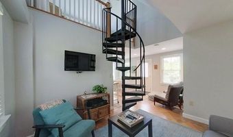 25 Warren Ave, Middletown, RI 02842