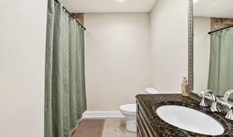 45 White Oak Ln, Aberdeen, NJ 07747