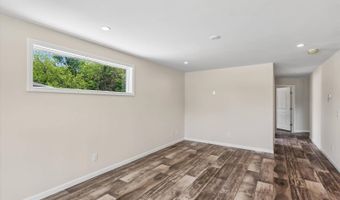 7368 NE BERWICK Dr #7, Ankeny, IA 50021