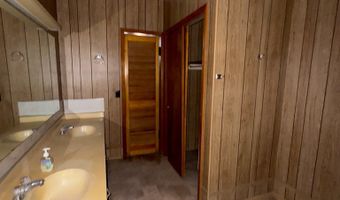 232 E Calhoun St, Bruce, MS 38915