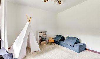 476 Cherry Hill Dr, Aylett, VA 23009