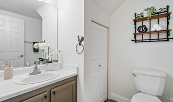 1758 Marlow Rd, Santa Rosa, CA 95401