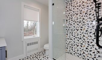 13 Autumn Ct, Airmont, NY 10901