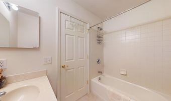 18 Delray Ln, Absecon, NJ 08201