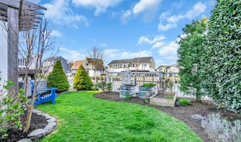 221 Magnolia Dr, Bayville, NJ 08721